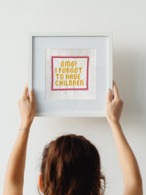 Poster OMG Broderi inramad.